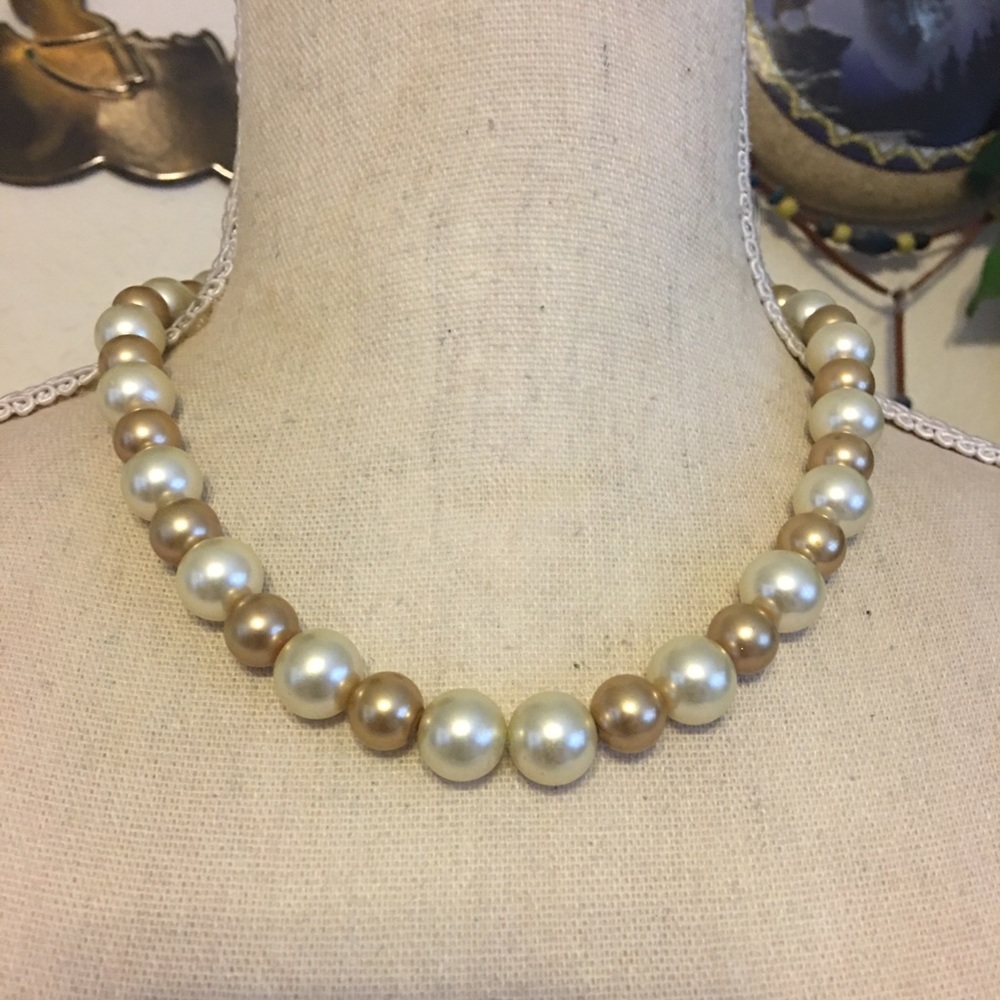 Vintage multi tone glass pearl bead necklace